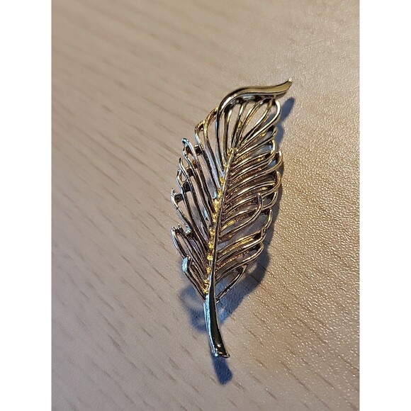 Vintage Signed GERRY’S Gold Tone Leaf BROOCH 2.75" Palm Frond Pin Open Metalwork - Picture 1 of 5